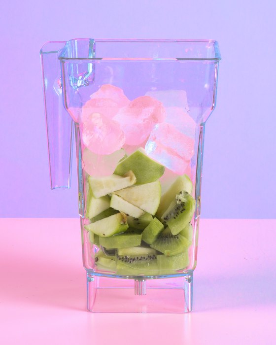 Fotografia prodotto Frullo, caraffa con kiwi e mela verde